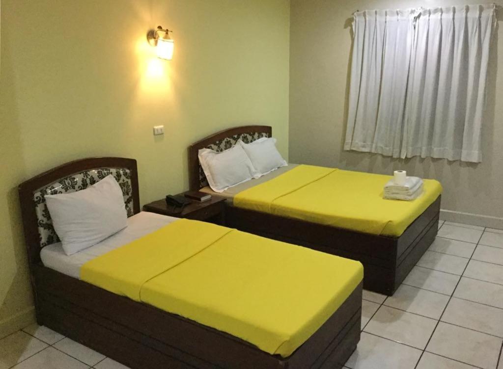 La Brea Inn باغيو المظهر الخارجي الصورة